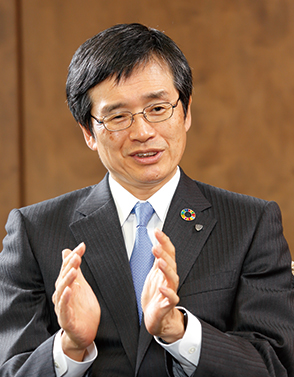 Seiji Inagaki, President and Representative Director (CEO) of Dai-Ichi Life Holdings, Inc.