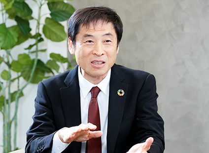 Toshiyuki Hosoya, Director, President, and CEO of Isetan Mitsukoshi Holdings Ltd.