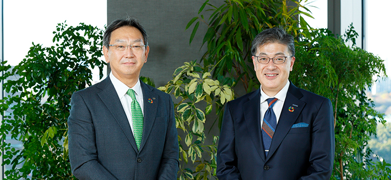 Right: Yuki Kusumi, Representative Director, President, and Group Chief Executive Officer of Panasonic Holdings Corporation Left: Hiroyasu Koike, President and CEO of Nomura Asset Management Co., Ltd.