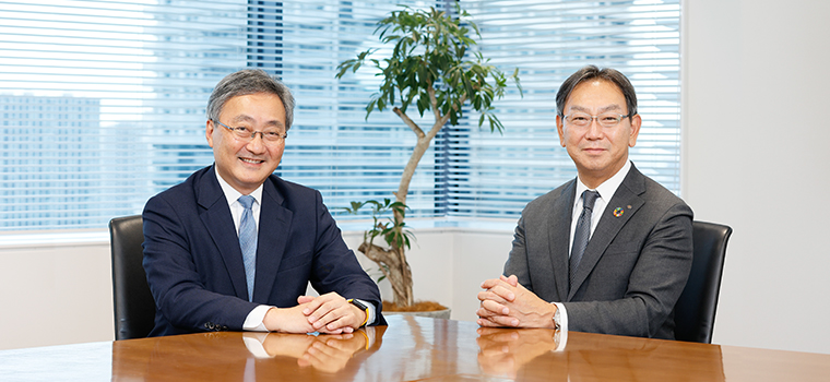 Left: Ken Shibusawa, Chief Executive Officer of Shibusawa and Company, Inc. Right: Hiroyasu Koike, President and CEO of Nomura Asset Management Co., Ltd.