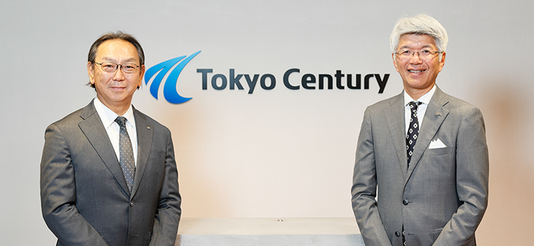 Right: Mr. Koji Fujiwara, President and CEO, Representative Director, Tokyo Century Corporation (Tokyo Century) Left: Hiroyasu Koike, President and CEO, Nomura Asset Management Co., Ltd. (Nomura Asset)